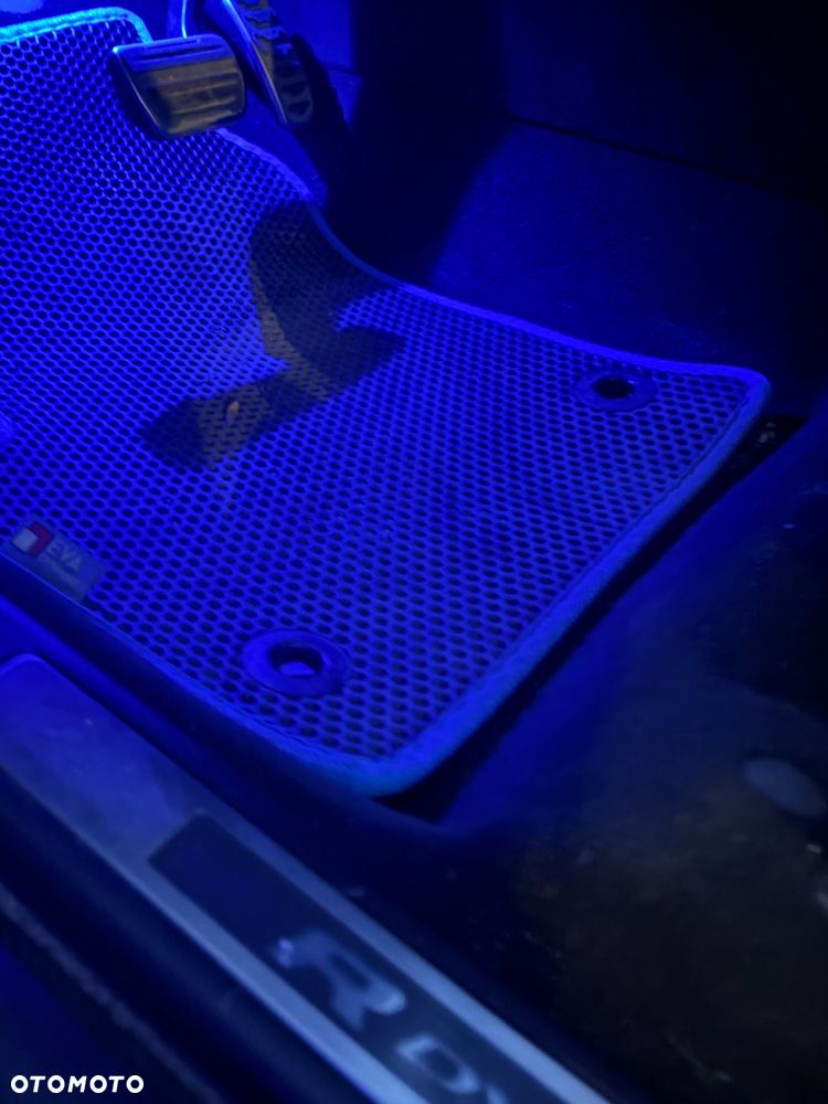 Land Rover Discovery Sport 2.0 P200 mHEV R-Dynamic - 11