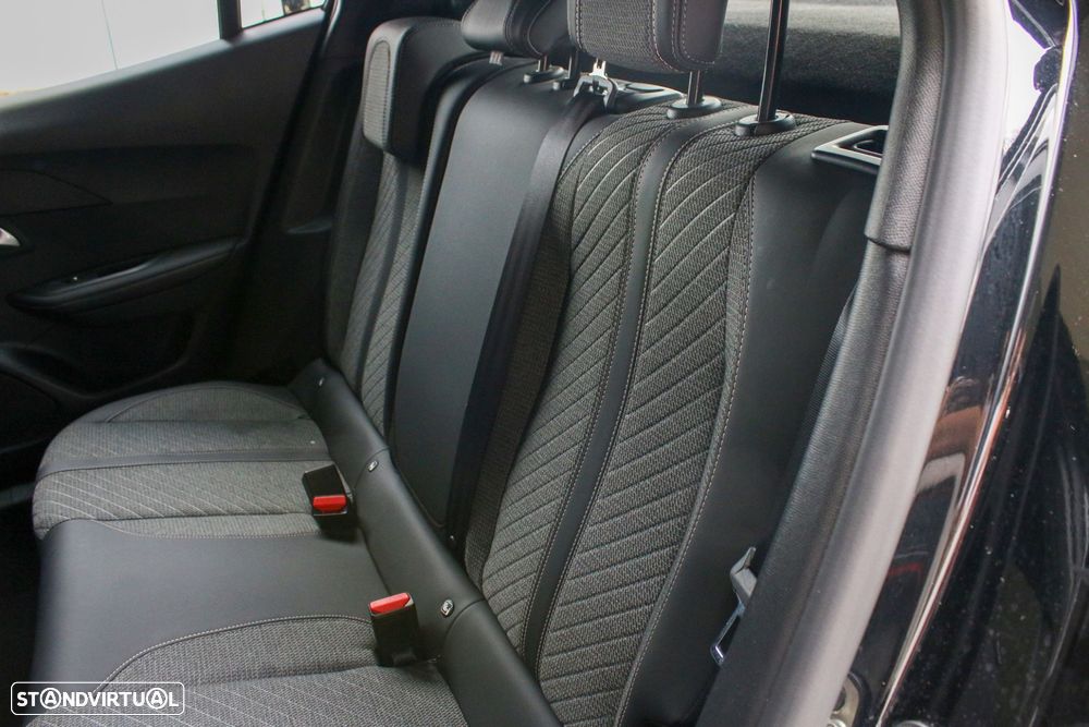 Peugeot 2008 1.2 PureTech Allure - 18