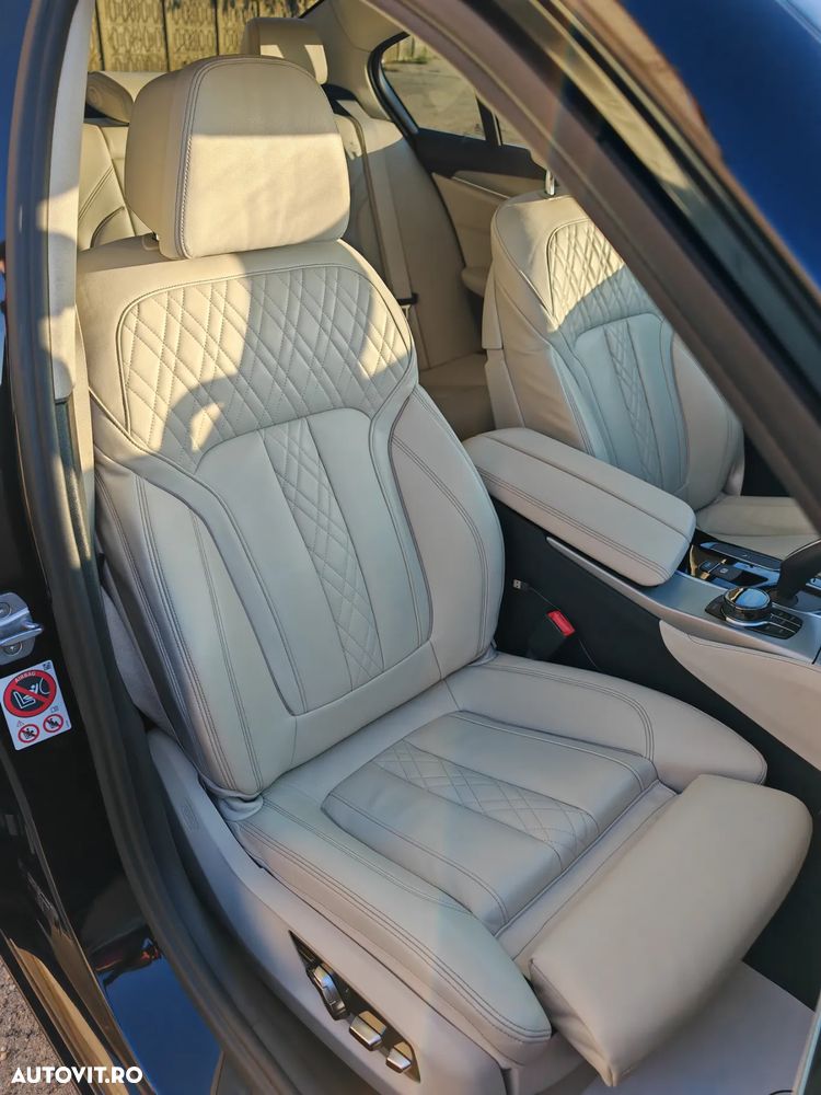 BMW Seria 5 520d xDrive AT - 13