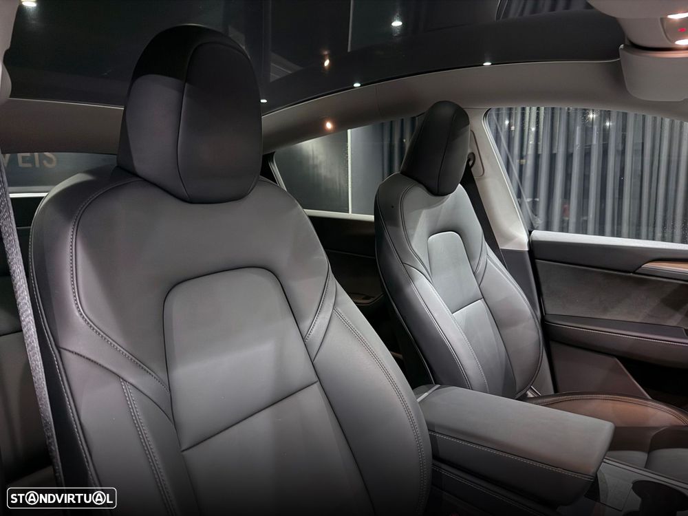 Tesla Model Y Standard - 35