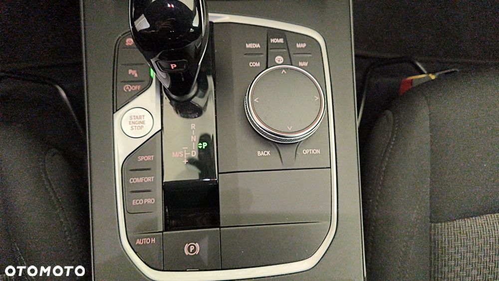 BMW Seria 1 118i Advantage - 23