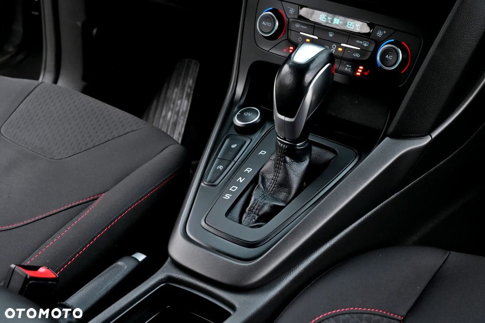 Ford Focus 1.5 EcoBoost ST-Line - 30