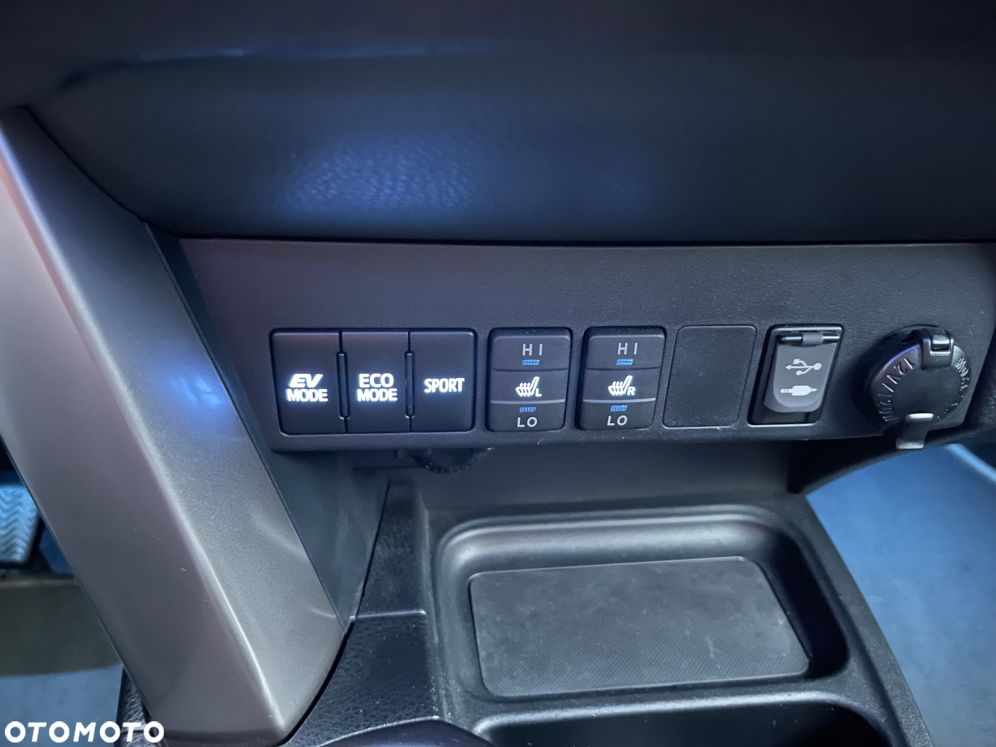 Toyota RAV4 Hybrid Prestige 4x4 - 29