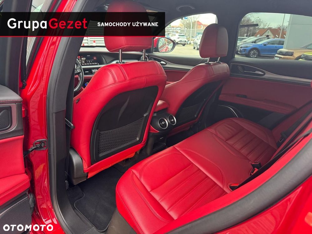 Alfa Romeo Stelvio - 11