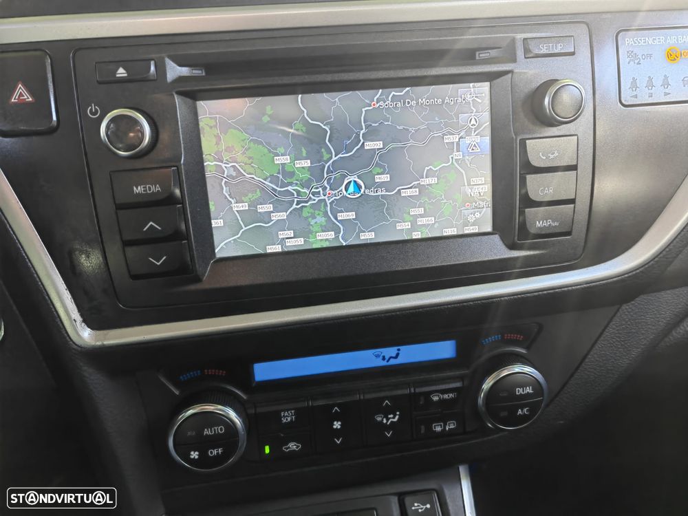 Toyota Auris Touring Sports 1.8 HSD Exclusive+Navi - 13