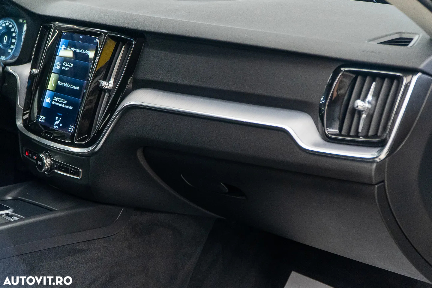 Volvo V60 B4 MHEV AT8 FWD Momentum - 37