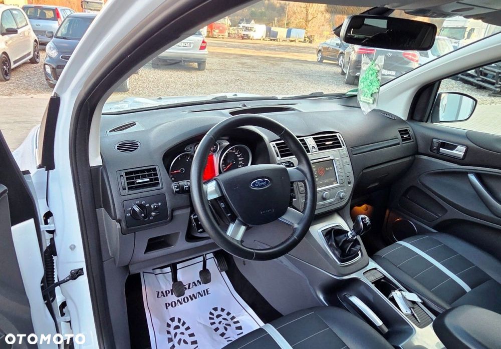 Ford Kuga - 8