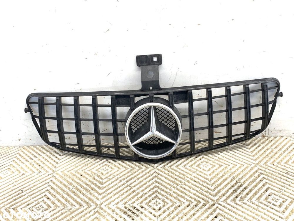 ATRAPA GRILL - 799.00 PLN - MERCEDES-BENZ KLASA C T-Model (S204) 2007 - 2014 C 220 CDI (204.208) 125 - 1