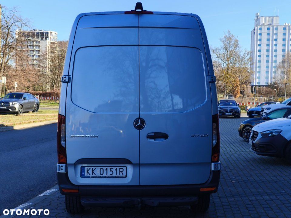 Mercedes-Benz Sprinter - 4