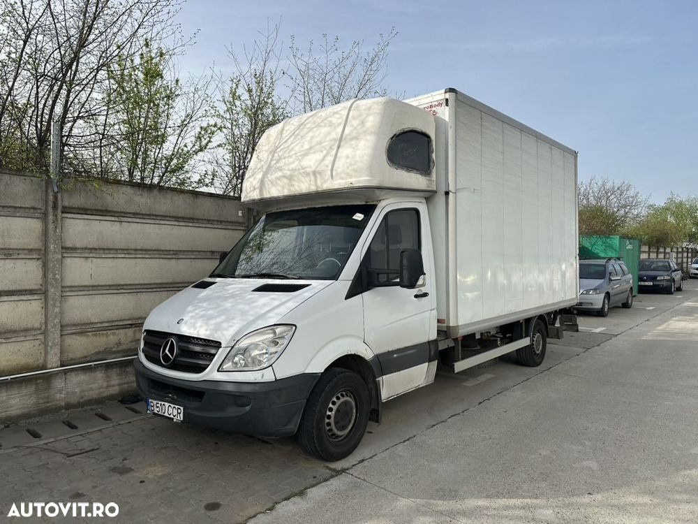 Mercedes-Benz Sprinter - 2