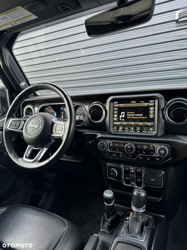 Jeep Wrangler - 22