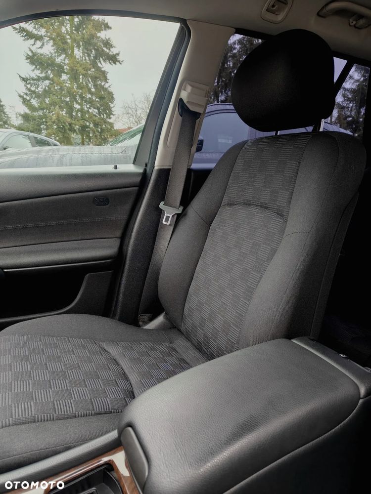 Mercedes-Benz Klasa C 180 Kompressor Automatik Classic - 17