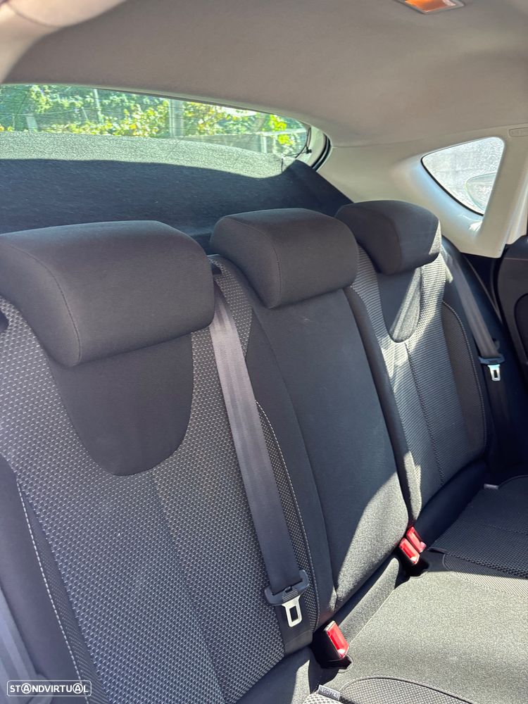 SEAT Leon 1.6 TDI Ecomotive Reference - 9