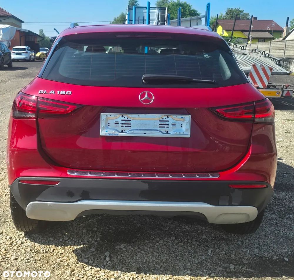 Mercedes-Benz GLA 180 7G-DCT Edition 1 - 6