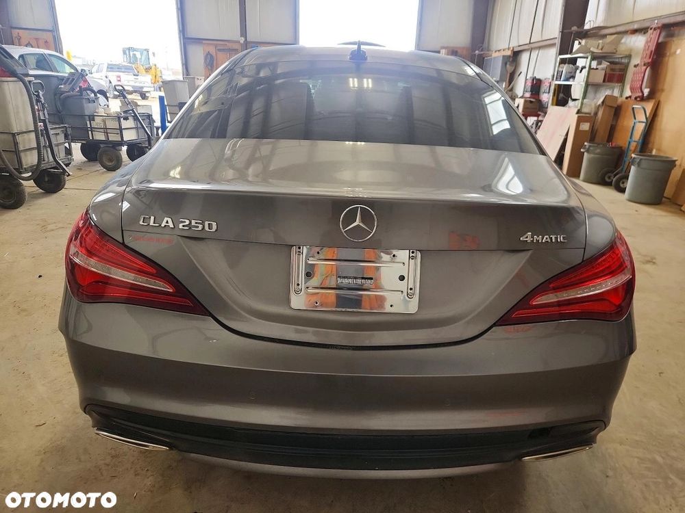 Mercedes-Benz CLA 250 4Matic 7G-DCT AMG Line - 5