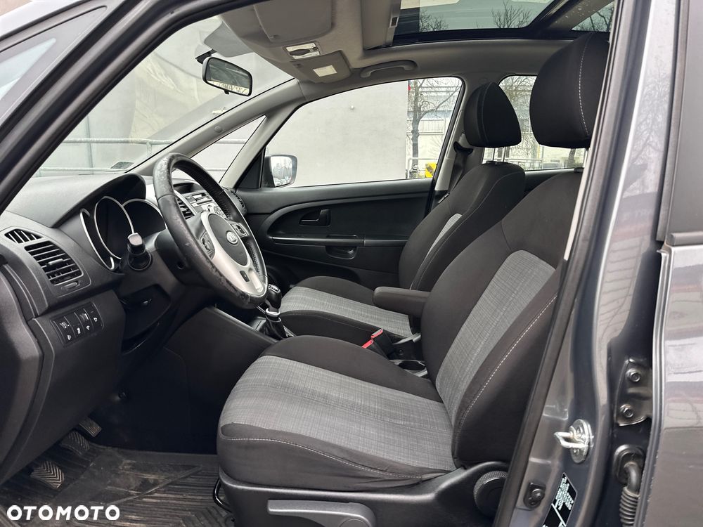 Kia Venga 1.4 CVVT Vision - 10