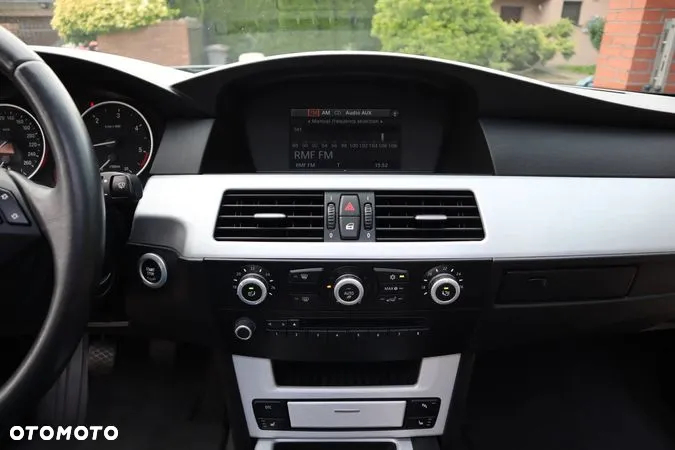 BMW Seria 5 530d Touring - 16