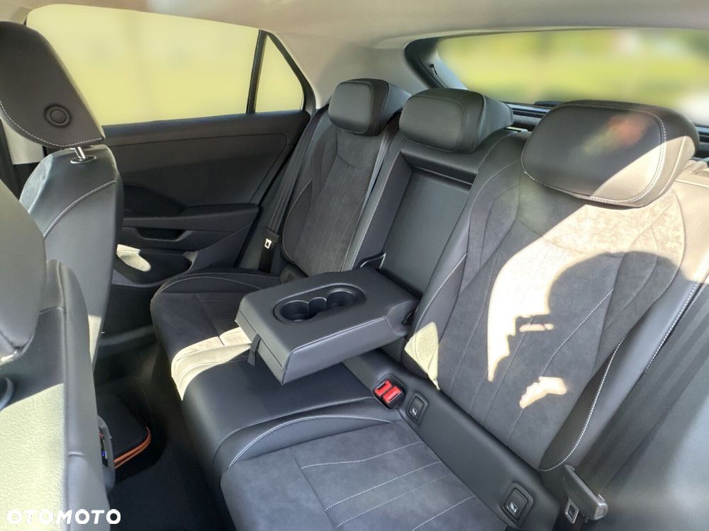 Volkswagen T-Roc - 12