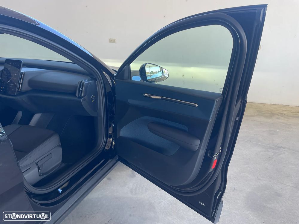 Volvo EX30 51 kWh Single Motor Black Edition - 21