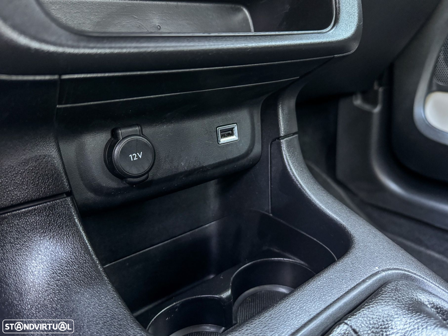 Citroën C3 1.2 PureTech Shine - 32