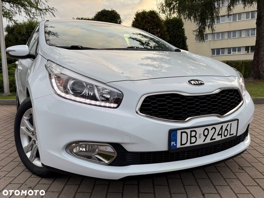 Kia Ceed 1.4 CVVT Dream Team Edition - 12
