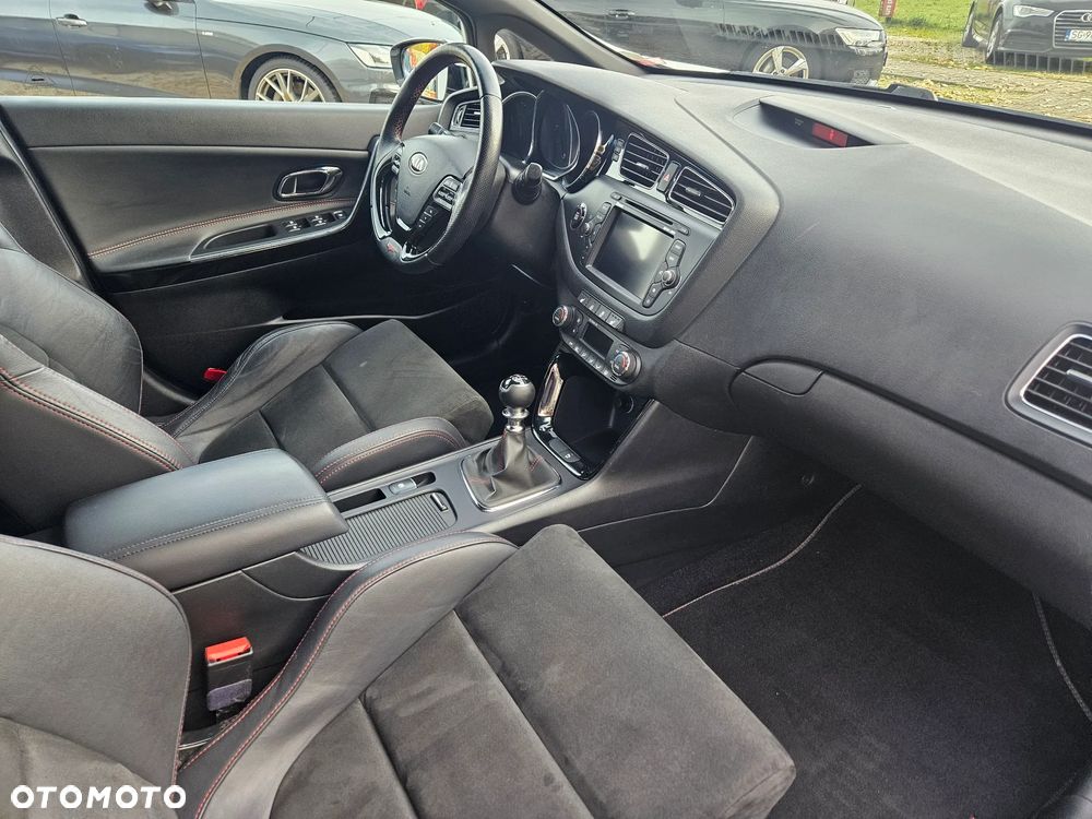 Kia Ceed Cee'd 1.6 T-GDI GT - 18