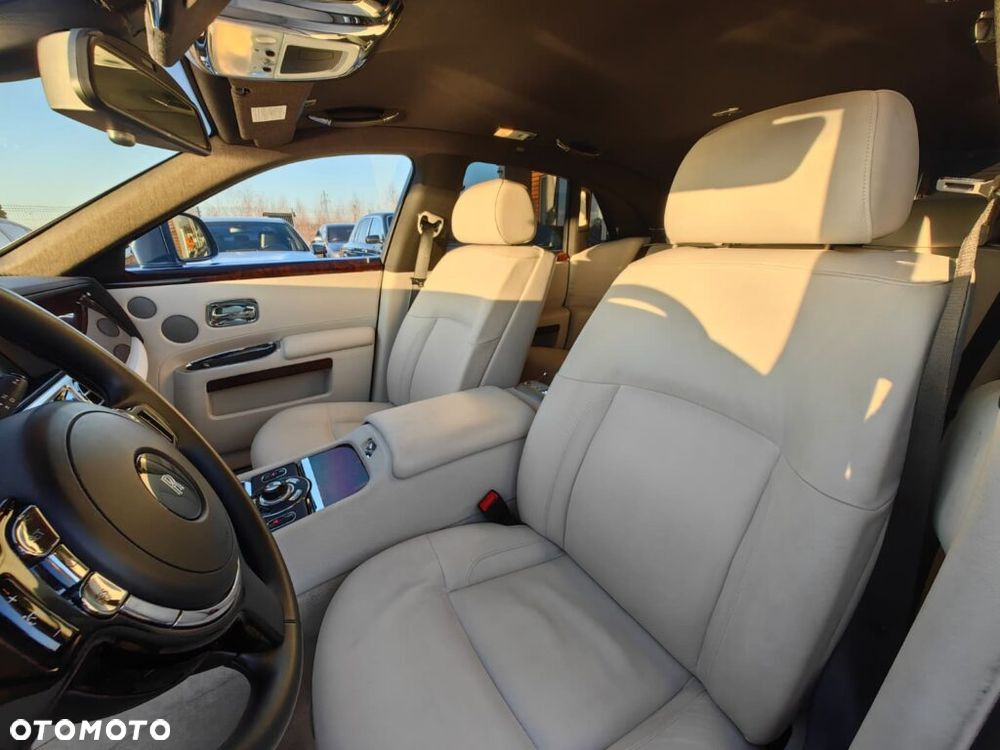 Rolls-Royce Ghost - 16