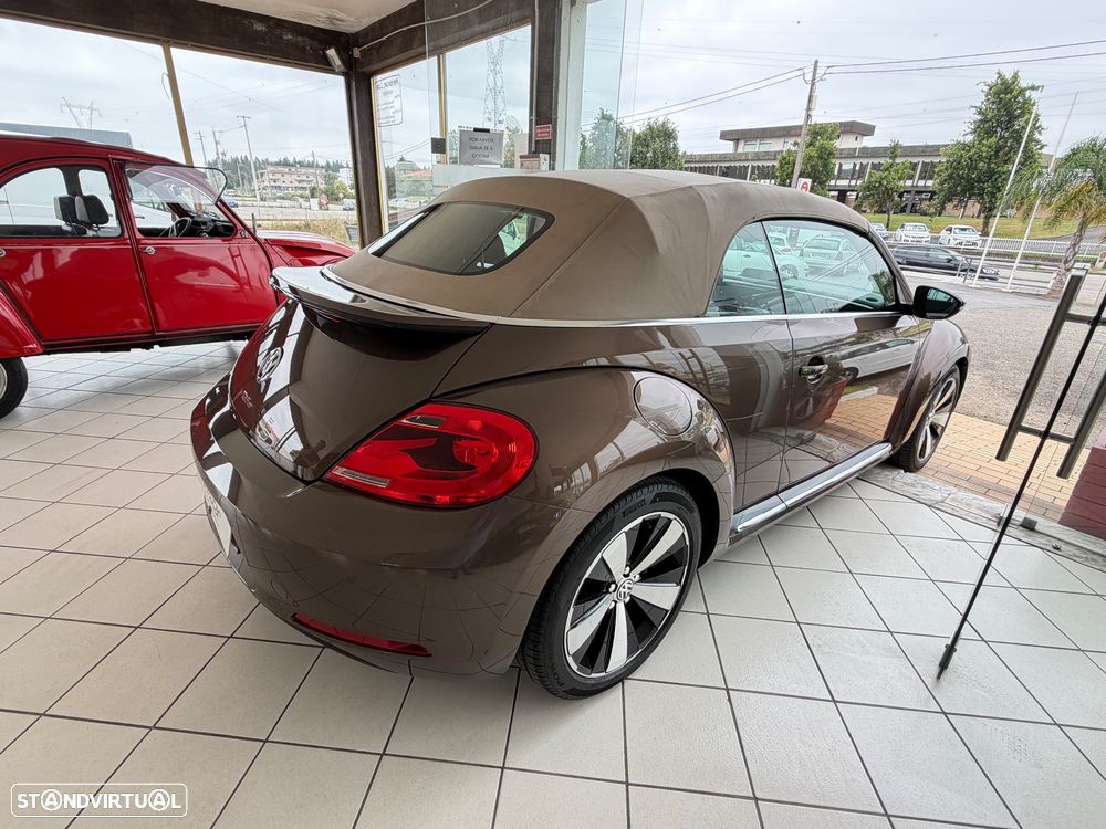 VW New Beetle Cabriolet 2.0 TDI DSG Sport - 2