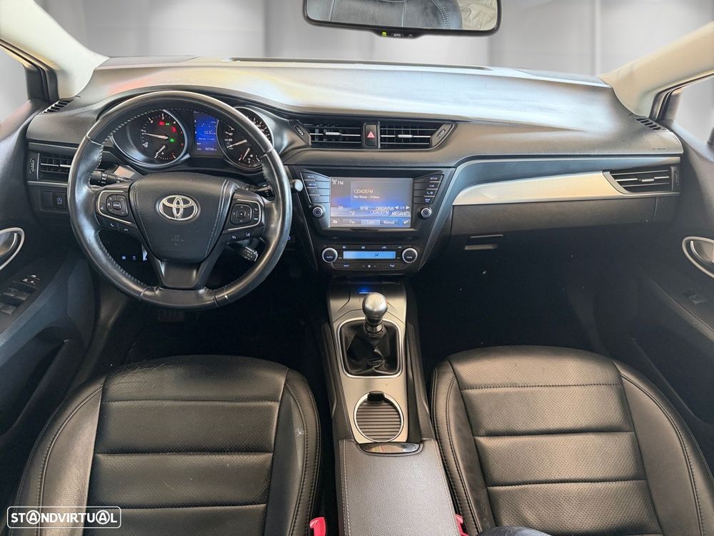 Toyota Avensis SW - 8