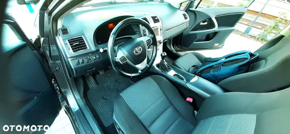 Toyota Avensis 2.2 D-4D Sol NAVI - 16
