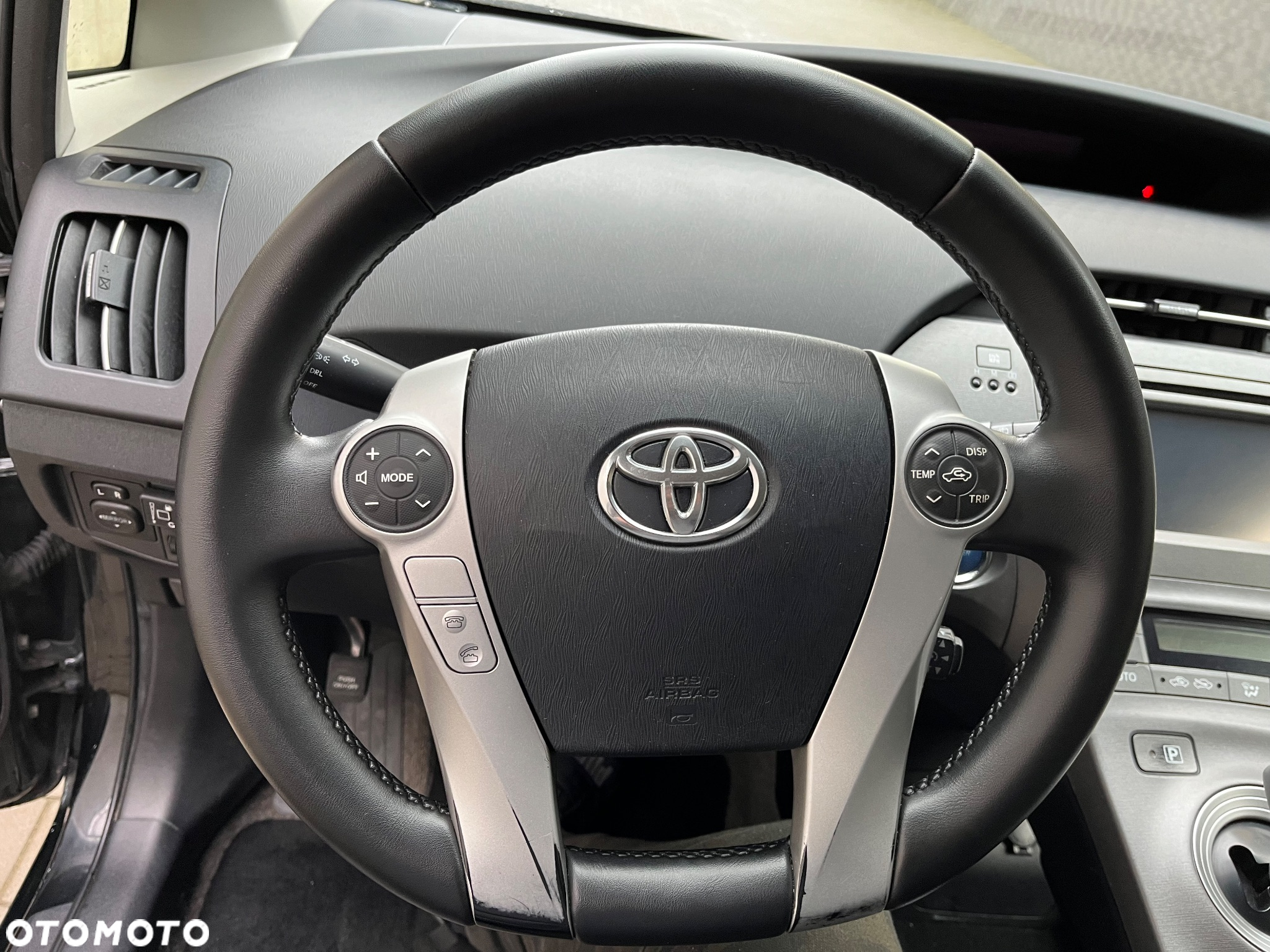 Toyota Prius (Hybrid) Comfort - 13