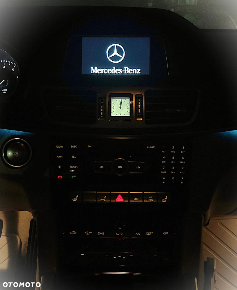 Mercedes-Benz Klasa E 250 Elegance - 38