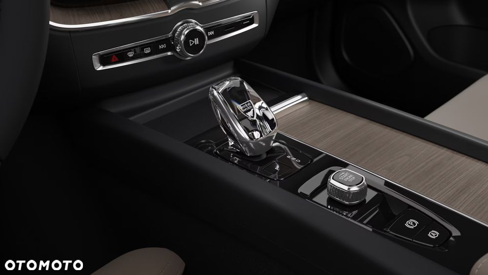 Volvo XC 60 T6 Plug-In Hybrid AWD Ultra Dark - 9