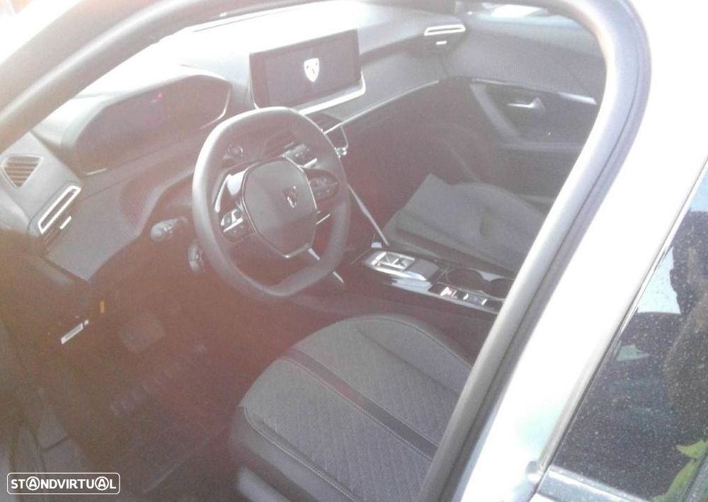 Peugeot e-2008 54 kWh Allure - 4