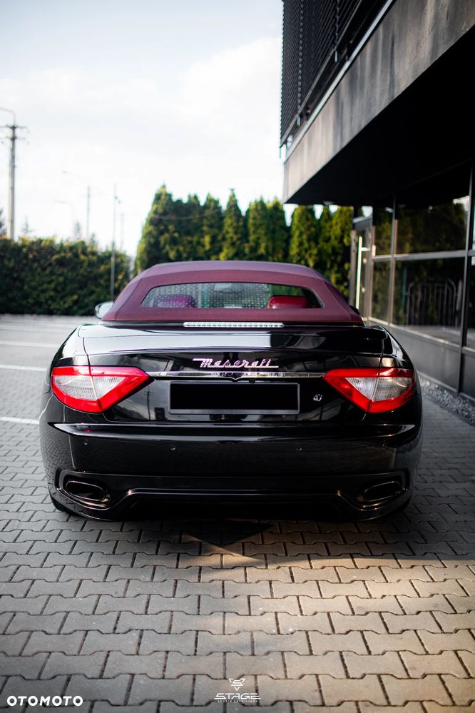 Maserati GranCabrio Sport - 13