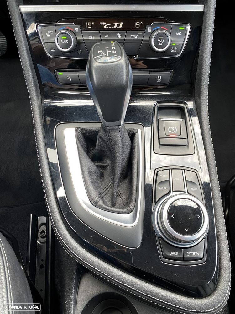 BMW 216 Active Tourer d Line Luxury Auto - 27