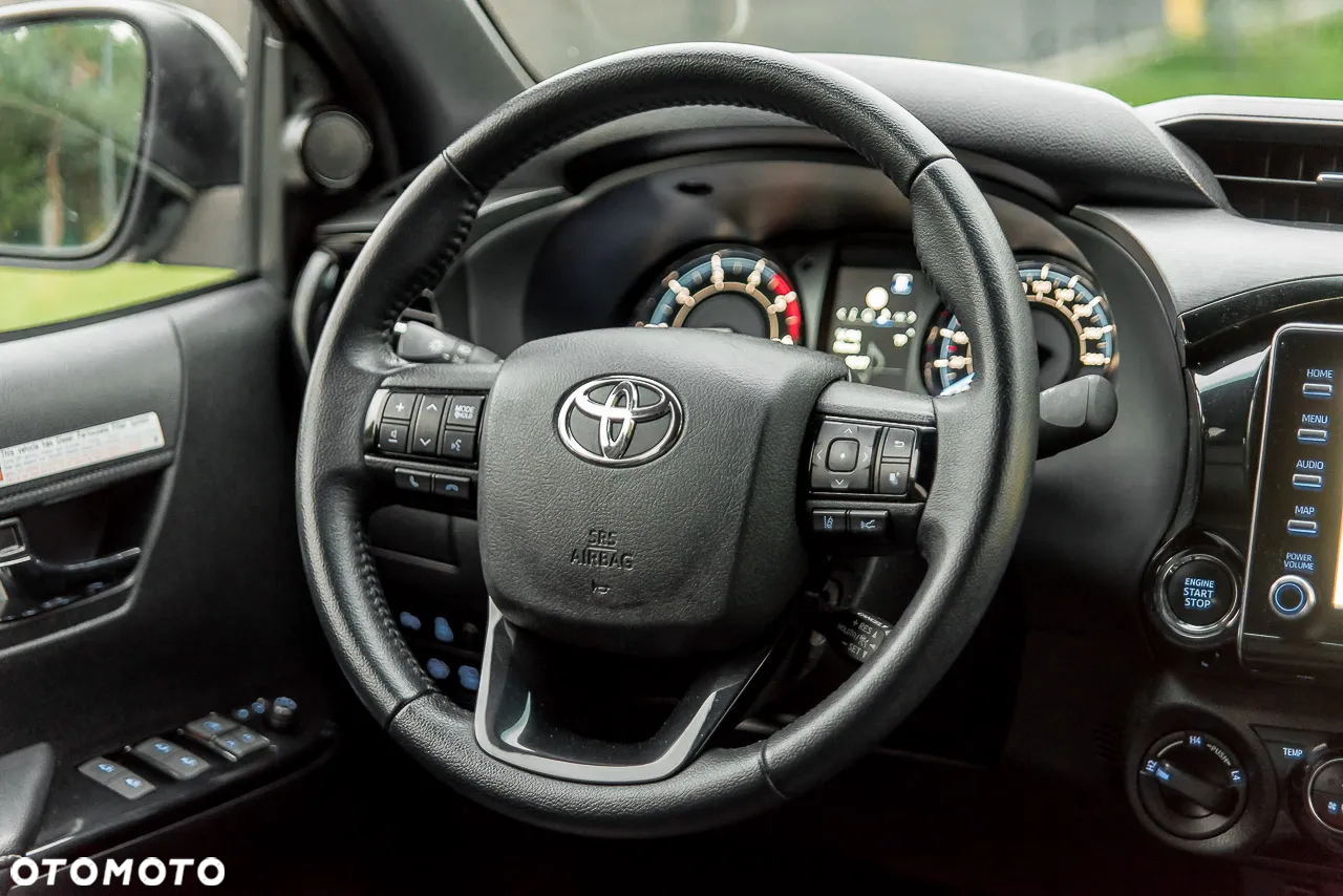 Toyota Hilux 2.8 D-4D Double Cab Invincible Sport 4x4 - 33