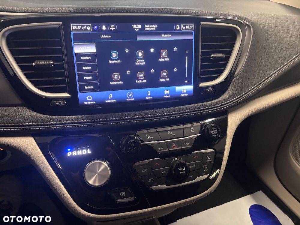 Chrysler Pacifica - 19