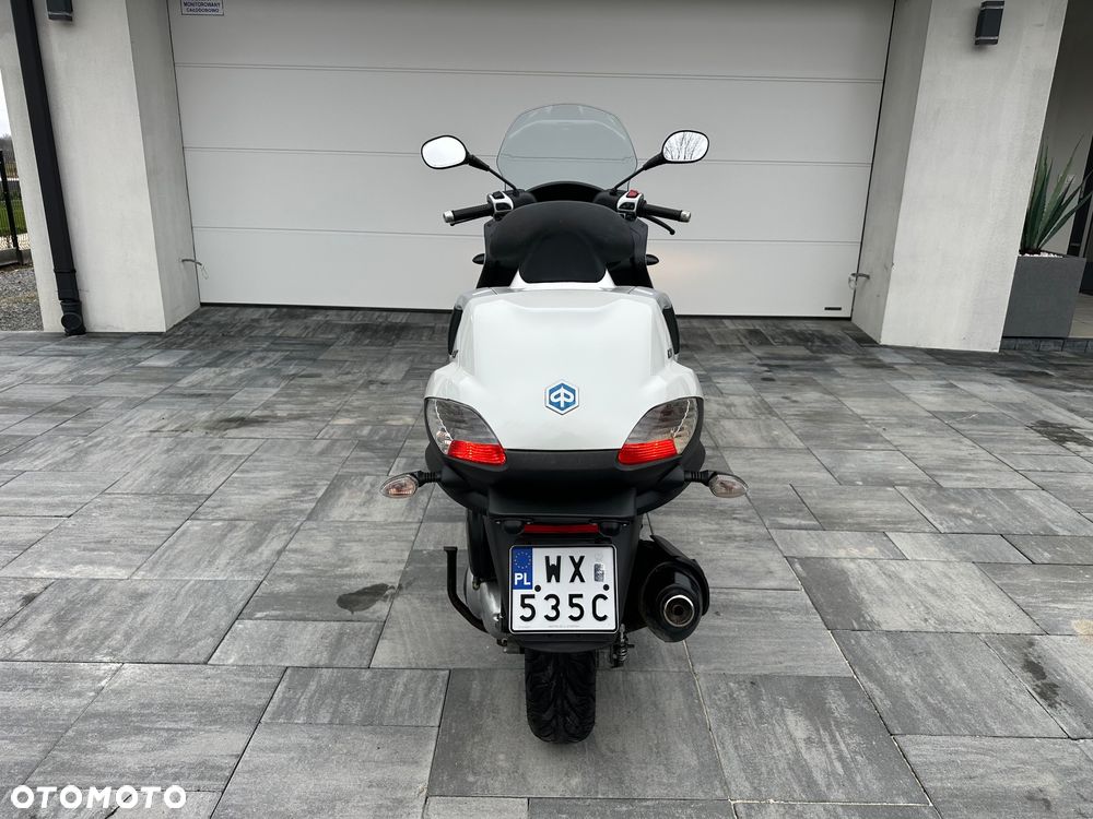 Piaggio MP-3 - 5