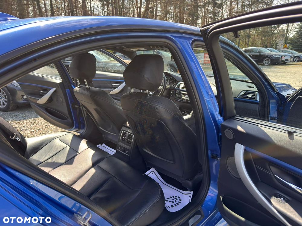 BMW Seria 3 328i xDrive Sport-Aut Sport Line - 37