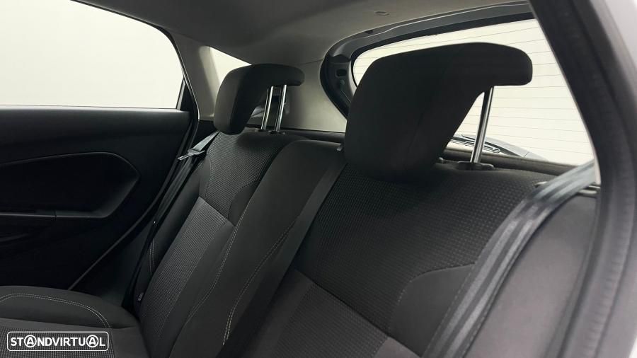Ford Fiesta 1.5 TDCi Titanium - 36