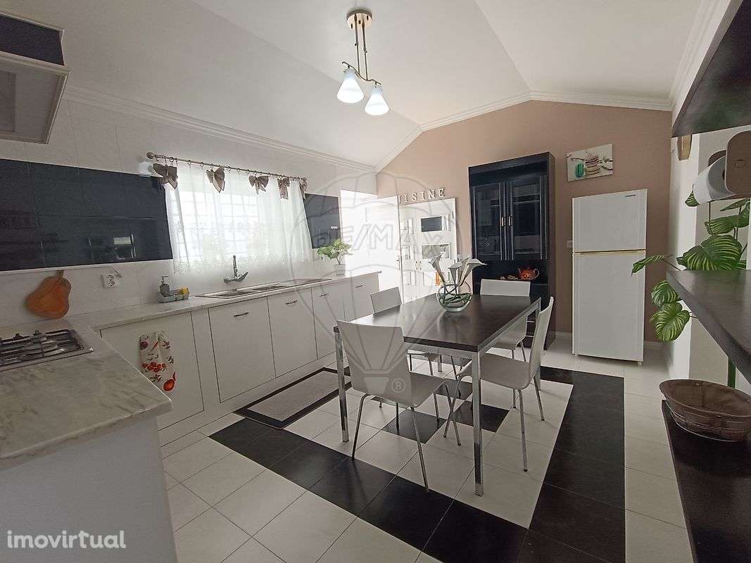 Moradia T3 para venda - Grande imagem: 2/24