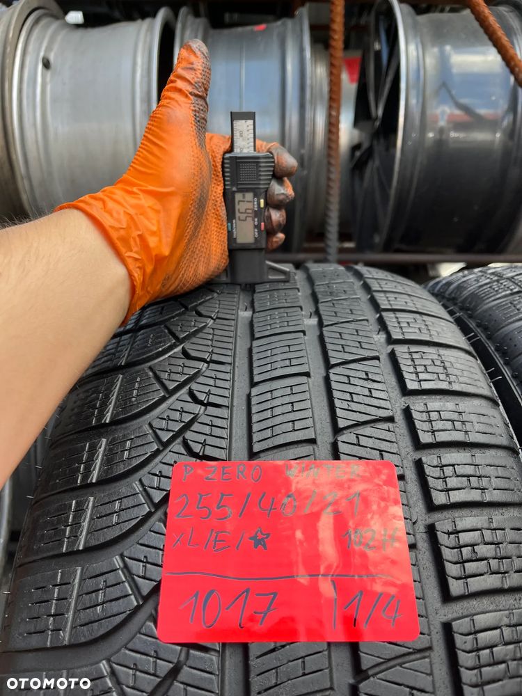 285 35 21 x2 + 255 40 21 x2 Pirelli P Zero Winter *-BMW Zima - 5