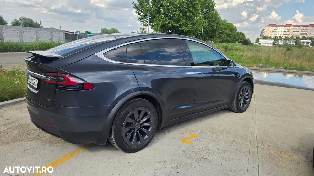 TESLA Model X 2018 — imagine 28
