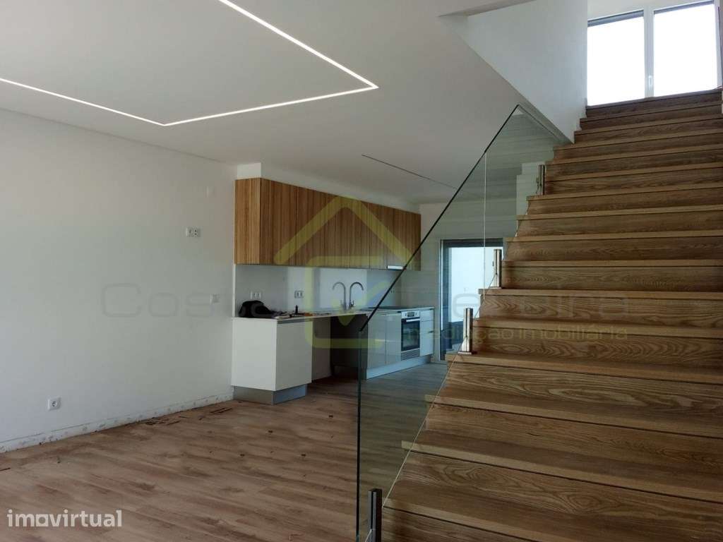 Moradia T4 Nova com garagem e logradouro - Grande imagem: 4/23