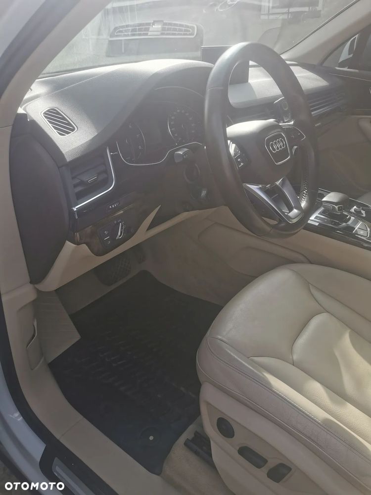 Audi Q7 - 17