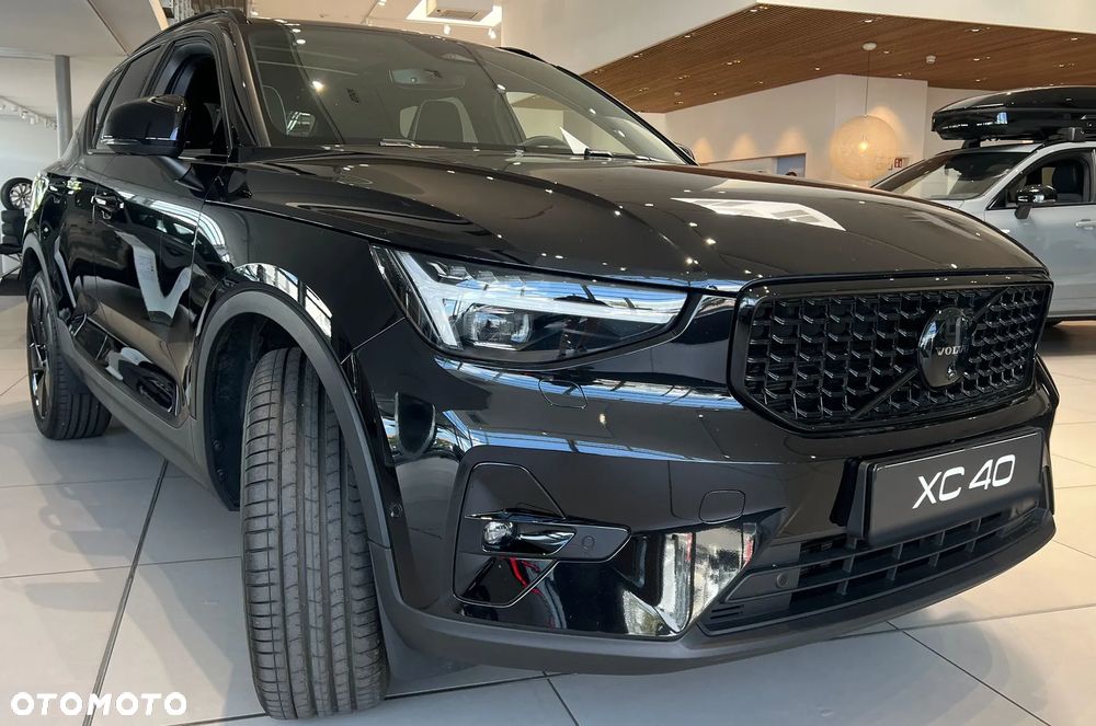 Volvo XC 40 B4 B DKG Ultra Black Edition - 31