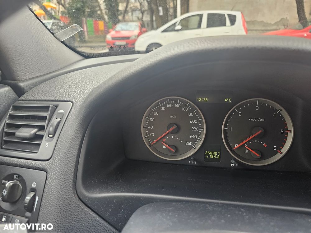 Volvo V50 - 7