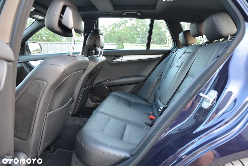 Mercedes-Benz Klasa C 320 CDI DPF 4Matic 7G-TRONIC Avantgarde - 13