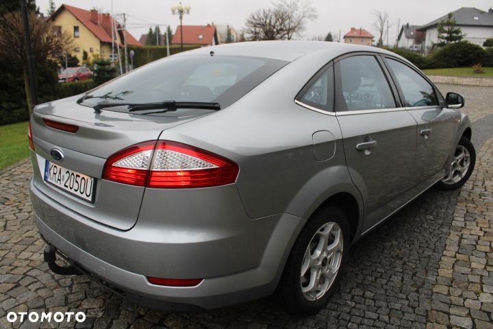 Ford Mondeo 2.0 Ambiente - 22